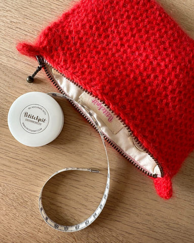 Rød honey purse med målebånd