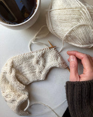 Procesbillede af hvid Saga Sweater