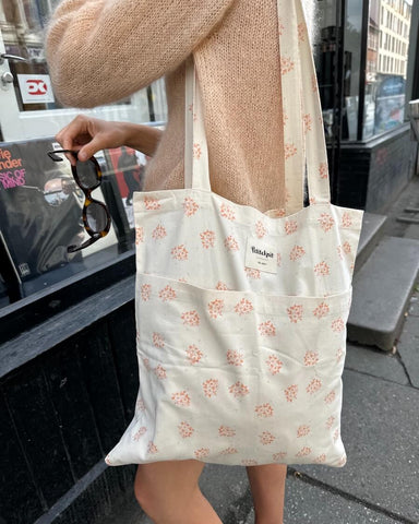 Knit To Go Tote Bag - Apricot Flower