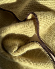 Detaljer på gul-grønt Uma Scarf