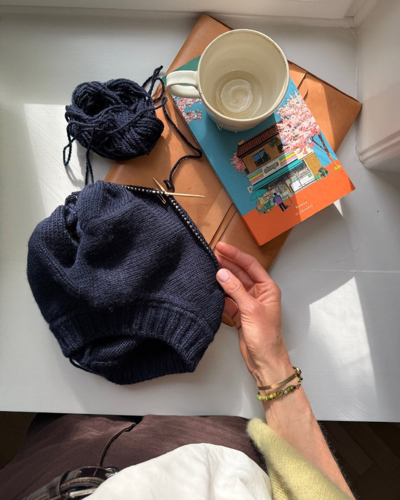Procesbillede af blå Vega Sweater 