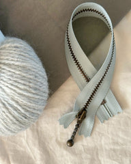 Lynlås 23 cm i farven Havskum