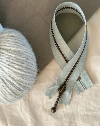 Lynlås 23 cm i farven Havskum