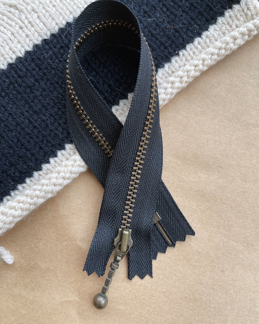 Zipper 23 cm - Black
