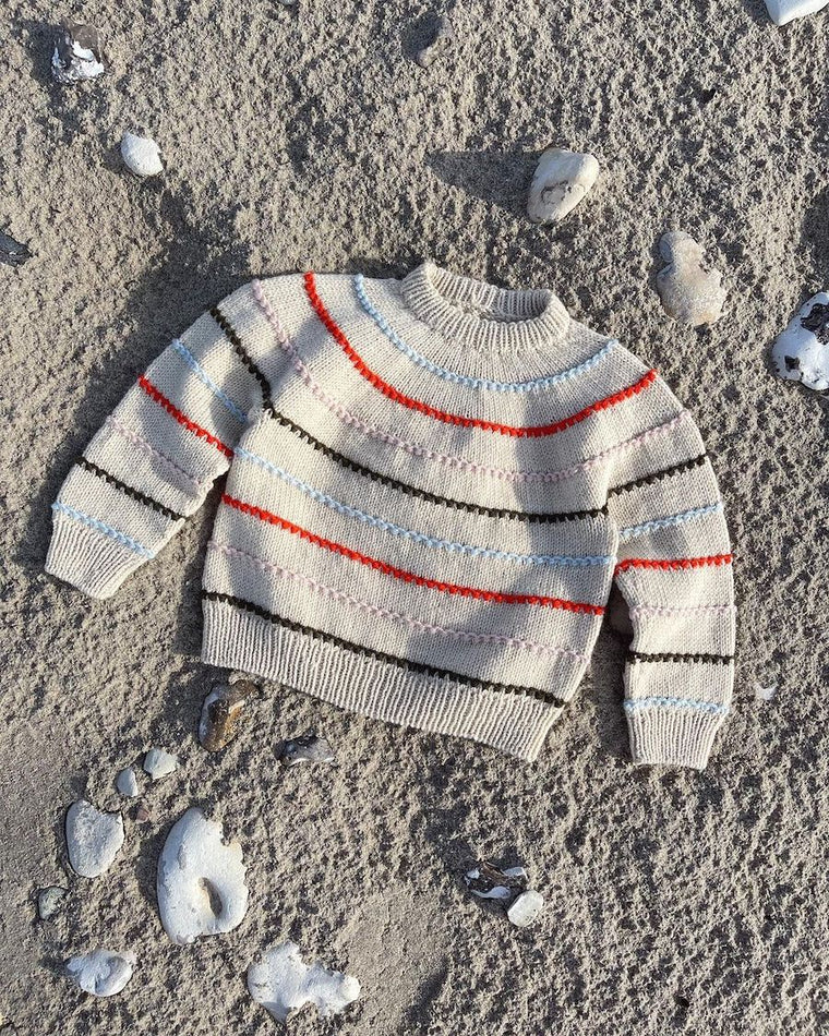 Liggende brun og sort-stribet Festival Sweater