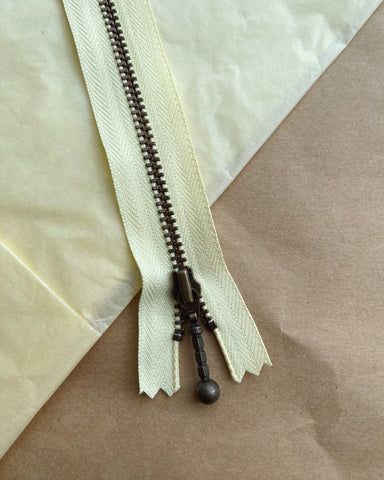 UDENLANDSKE FORHANDLERE Zipper 14 cm -  Lemon mousse - Wholesale