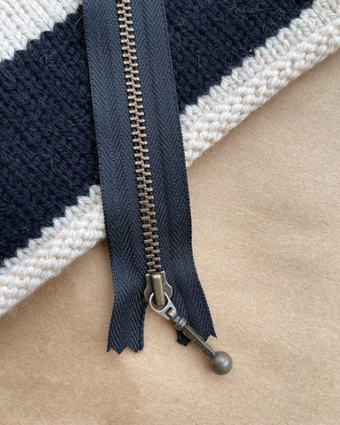 Zipper 14 cm - Black - Wholesale