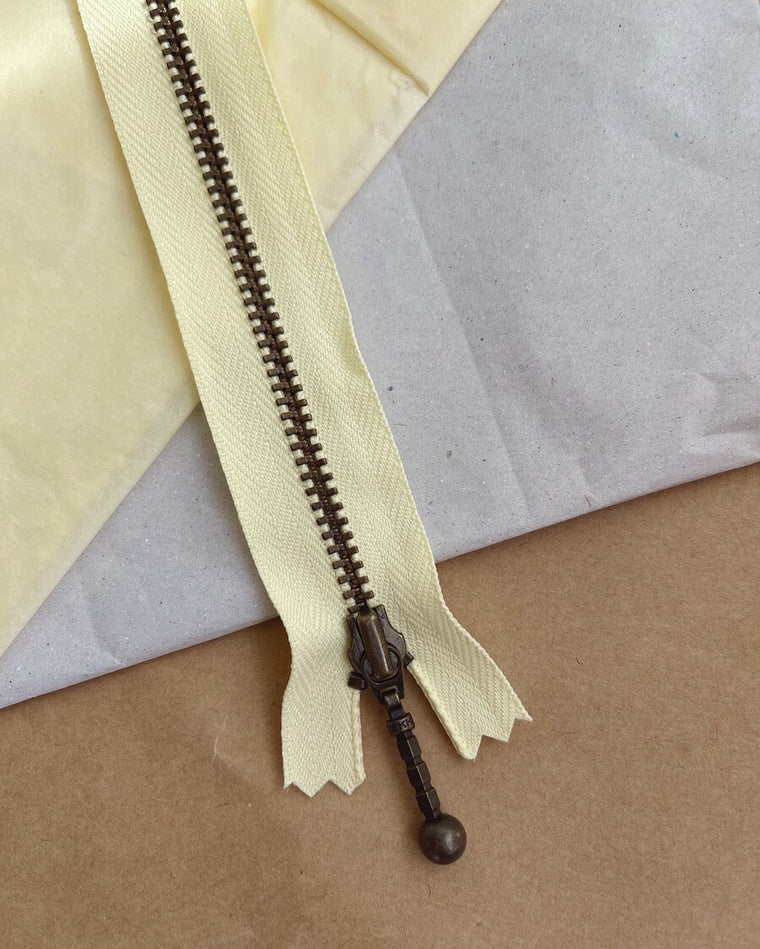 Zipper 17 cm  - Lemon mousse - Wholesale