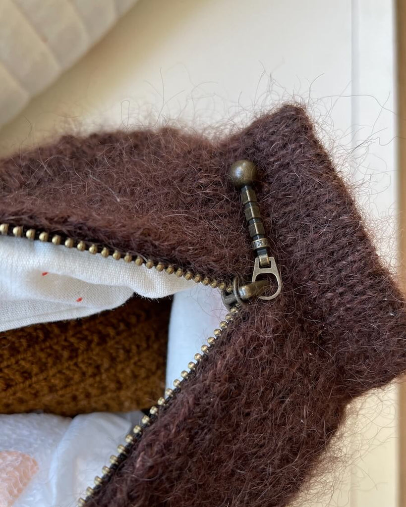 chokoladebrun 17 cm lynlås i clutch 
