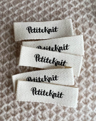 "PetiteKnit"-label 5 stk.