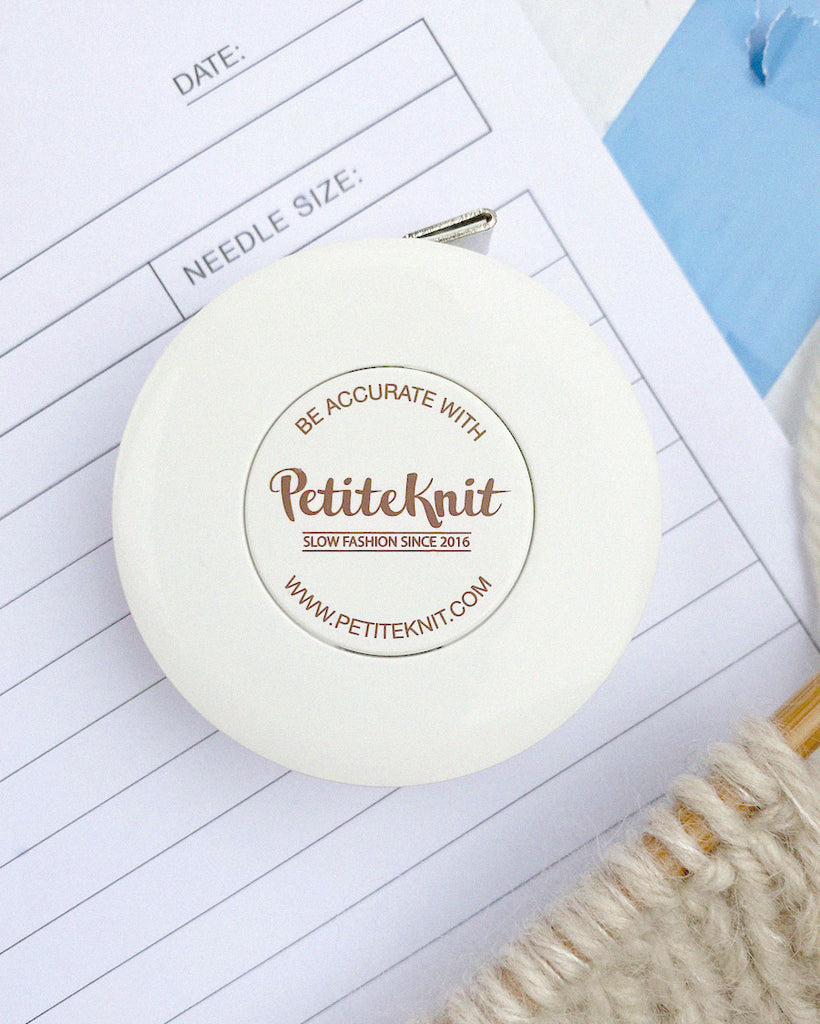 "Be Accurate With PetiteKnit" - Målebånd