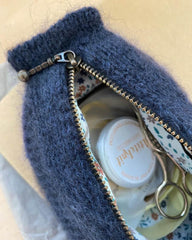 Mørkeblå clutch med navy lynlås
