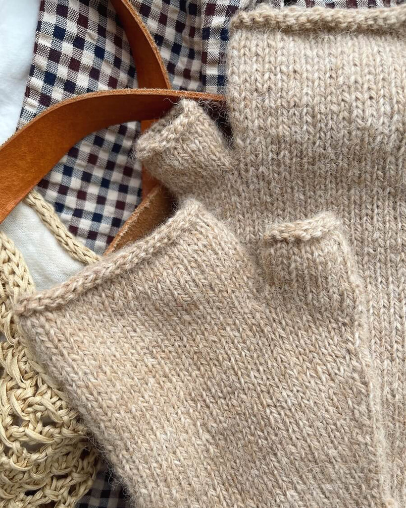 Detaljebillede af beige Penny Gloves